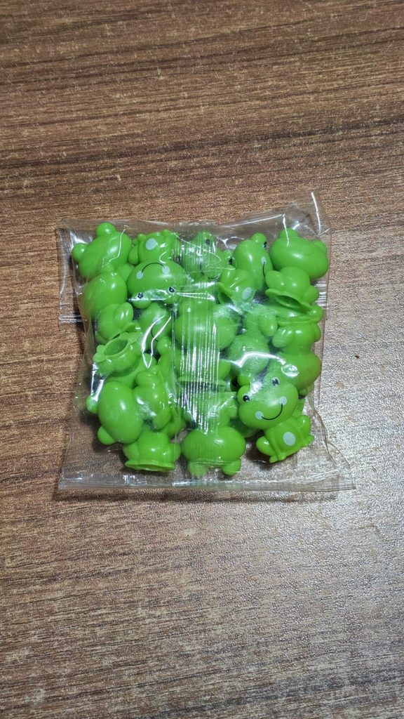 ১৯ টি প্লাস্টিকের ফ্রগ 